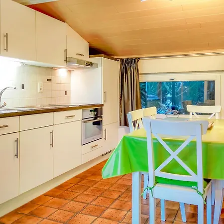 3 Bedroom Awesome In オーストダインケルケ