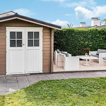 3 Bedroom Awesome In * Oostduinkerke