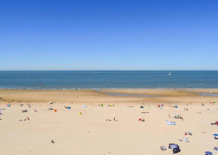 3 Bedroom Awesome In Ferienhaus Oostduinkerke