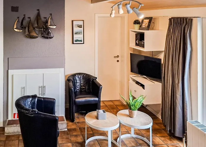 3 Bedroom Awesome In * Oostduinkerke